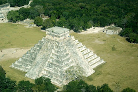 Piramide maia sob o controle de magos negros