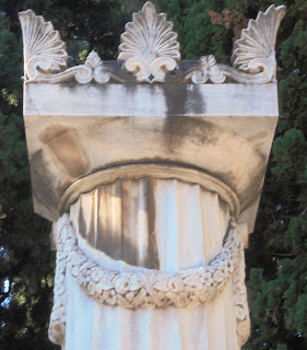 το ταφικό μνημείο του Ιωάννη Κωλλέτη στο Α΄ Νεκροταφείο των Αθηνών