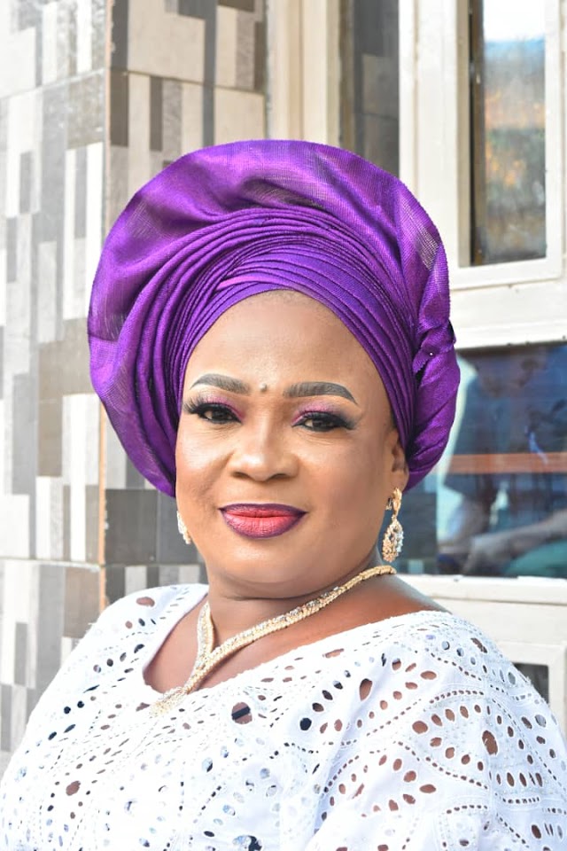 Ibadan Businesswoman, Folake Focus Looking Beautiful At Her Father's Burial