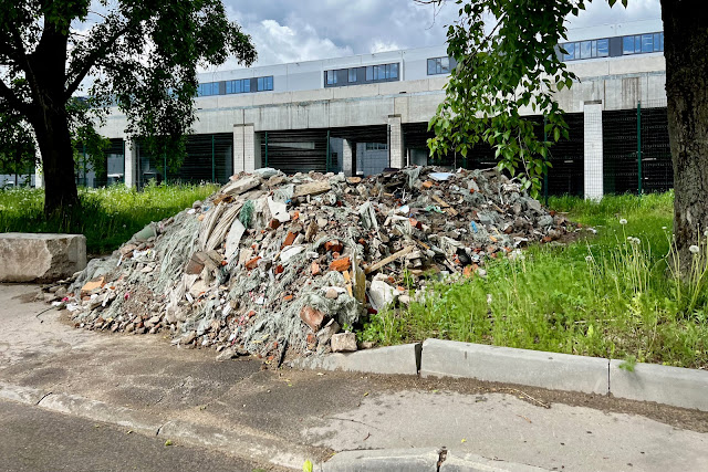 Чермянская улица, индустриальный парк «PNK-парк Медведково» (бывшая территория «Моспромстрой»), свалка мусора