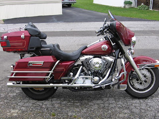 Harley_Davidson_Model_FLHTCUI - Not my bike - but this is how it looked when I bought it... You can see mine on the right sidebar of this page