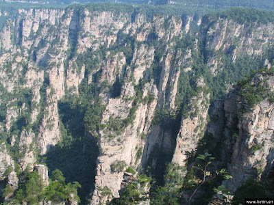 southern sky column mountains in the zhangjiajie national forest park china El Parque Forestal Nacional de Zhangjiajie, China bosque Pandora extraterrestre de Avatar.