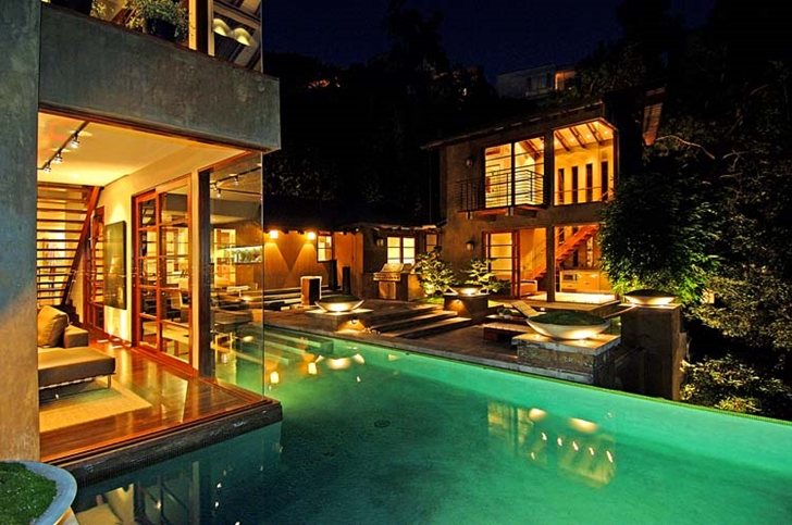 Swimming pool of Calvin Harris's new celebrity house at night