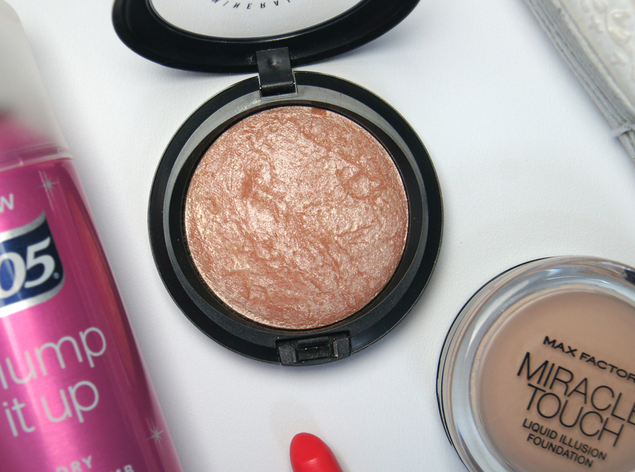 mac soft and gentle mineralize skinfinish highlighter review swatch