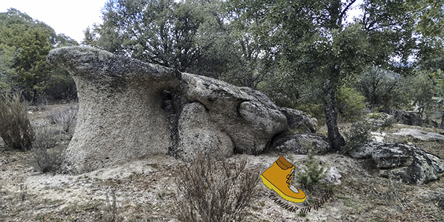 Piedra Seta junto al Camino de la Dehesa de Lozoyuela