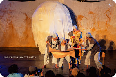 Papermoon Puppet Theater : Laki Laki Laut