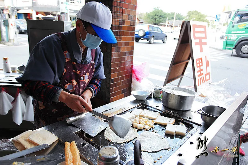 花蓮自由街無名早餐店｜傳統古早味蛋餅｜花蓮人氣早餐