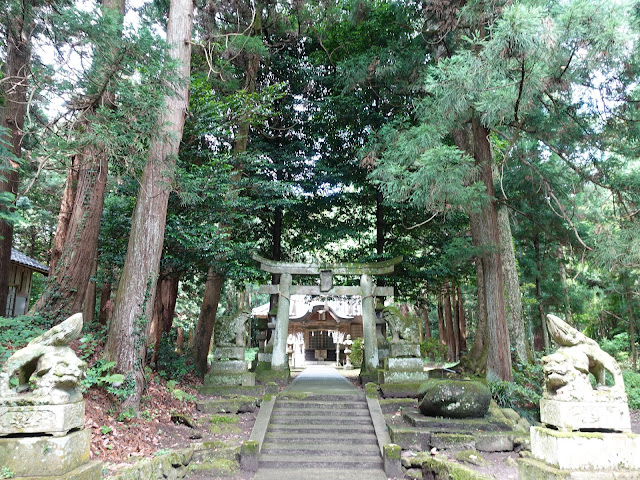 鳥取県西伯郡大山町坊領　佐間神社