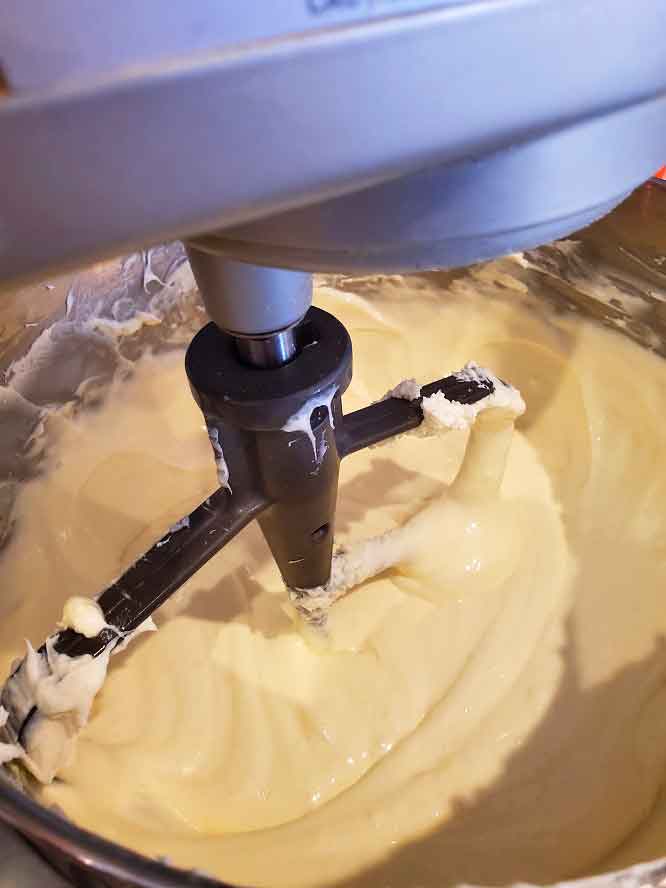 this is a lemon tart batter with cream cheese