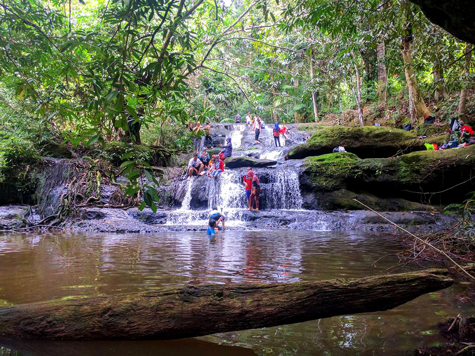 Air Terjun Lepung Iring, Wisata Alam di sintang