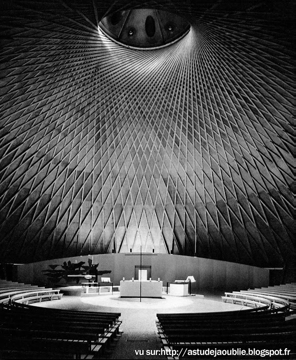 Eglise St Jean - Grenoble  Architecte: Maurice Blanc  Date: 1965 (restauration de la toiture en 1979)   Pierre et Vera Székely 