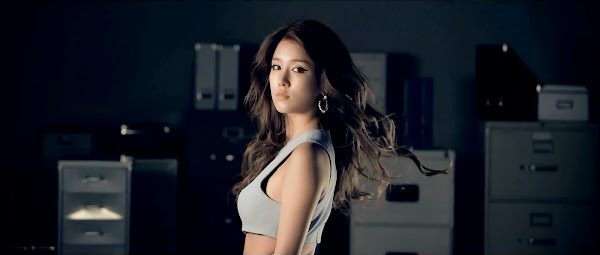 Spica.S Jiwon Give Your Love