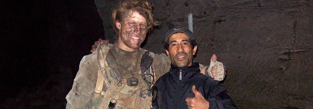 L’acteur Colin BATES et le régleur cascades Alexis DIENNA. Escrime Cascade : https://www.escrimecascade.com/