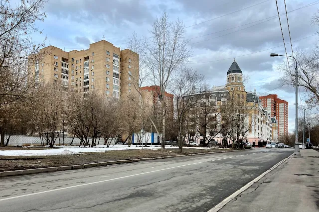 Молодогвардейская улица, жилой дом 1976 года постройки, жилой дом 1998 года постройки