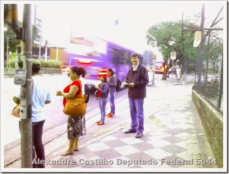 Panfletagem na faculdade Uniban Anhanguera com Castilho e márcia Tavares (2)