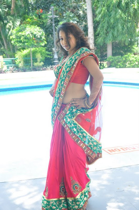 model zeba saree unseen pics