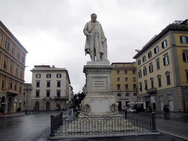 Monumento a Cavour, Piazza Cavour, Livorno