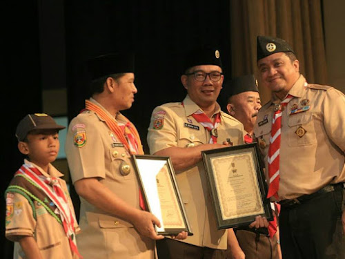 Ridwan Kamil Lencana Darma Bakti Pramuka