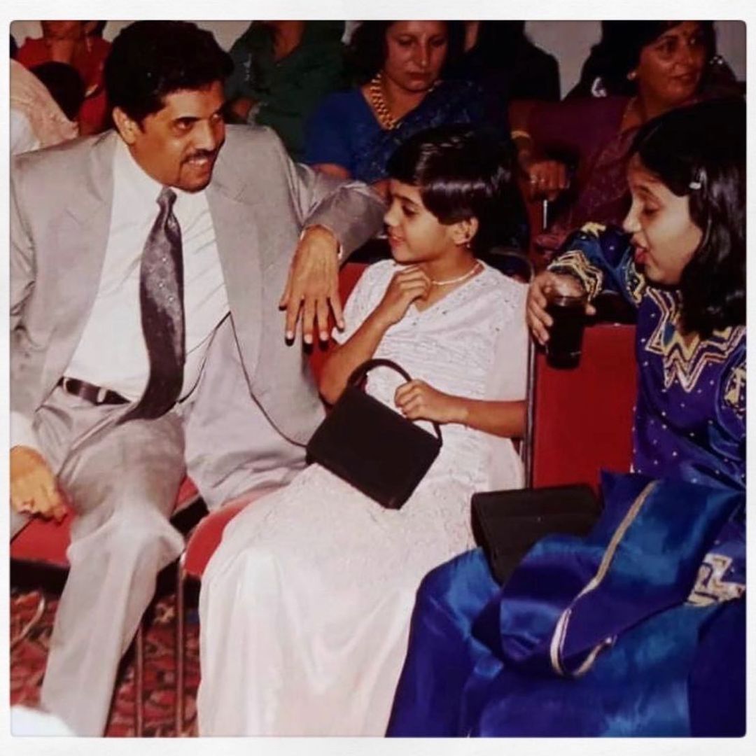 Bollywood Actress Bhumi Pednekar Childhood Pic with her Father Satish Pednekar & Younger Sister Samiksha Pednekar | Bollywood Actress Bhumi Pednekar Childhood Photos | Real-Life Photos
