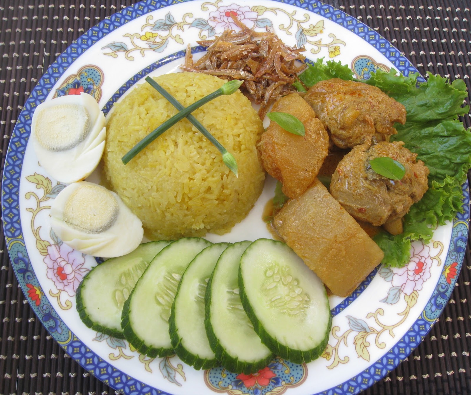 My Asian Kitchen: Curry Chicken with Tumeric Rice(Kari 