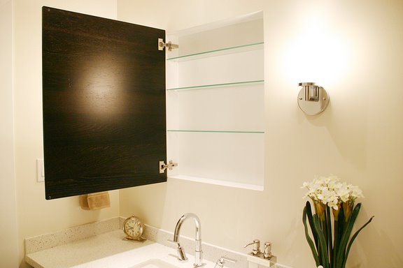 BATHROOM STORAGE PRODUCTS - MEDICINE CABINETS WITH ADJUSTABLE SHELVES