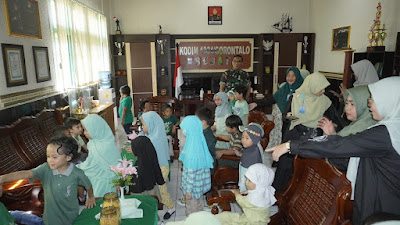Terima Kunjungan Anak TK, Kodim 1304/Gorontalo Kenalkan Profesi TNI
