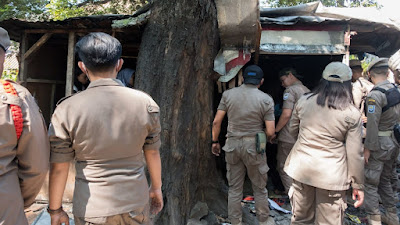 Satpol PP Kota Bandung Tertibkan Bangli di Jalan Supratman, Yayan : Sudah Diberi 3 kali Surat Peringatan