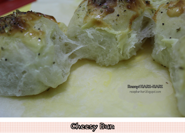 Recipes of Daily Cooking and Baking : Cheesy Bun