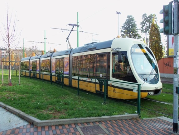 Milano_tram_serie_7600