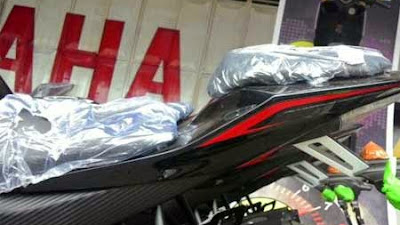 Yamaha R15 Versi 2015 dan Perbedaan Stripingnya