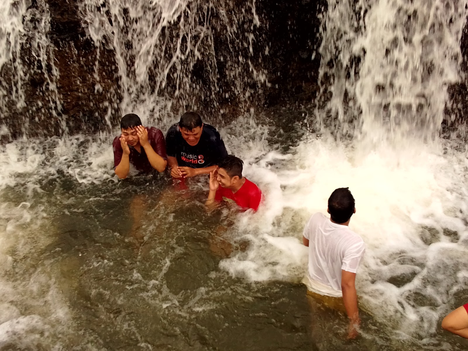 Termite Waterfall Bath