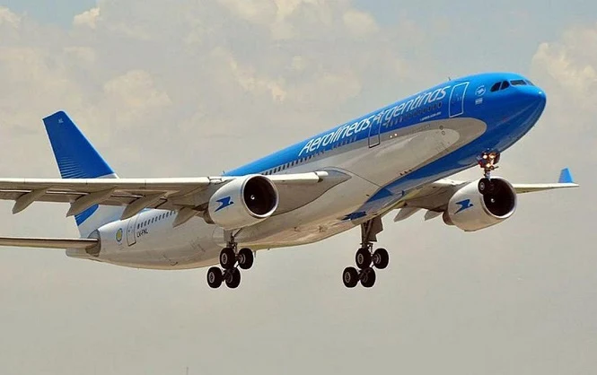 Las tres aerolíneas que operan en Mendoza confirmaron que suman vuelos a Buenos Aires y Bariloche