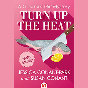 Turn up the Heat: Gourmet Girl Mysteries, Book 3