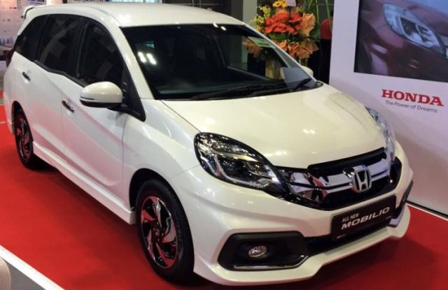 4 Kelebihan  dan  Kekurangan  Mobil Honda  Mobilio  OtoDaeng com