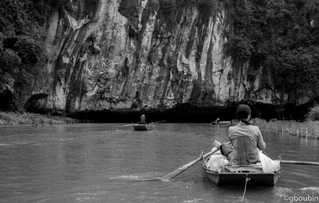 "Batelière #1" (Sujet : Batelière - Ninh Binh ; Materiel : Canon A1, 50mm,TriX 400)