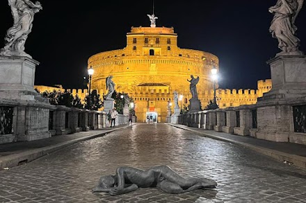 “Marmo Italiano" di Jago arriva sul Ponte Sant'Angelo a Roma