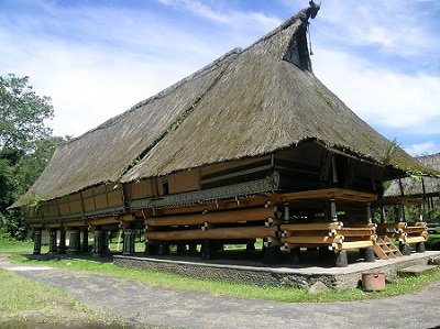 rumah adat bolon simalungun sumatera utara