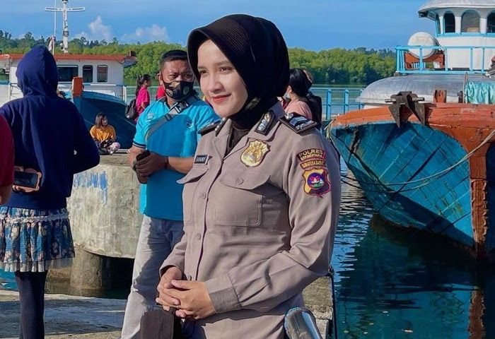 Kisah Hijrah Polwan yang Viral Dulu Bertato dan Tindik Kini Berhijab