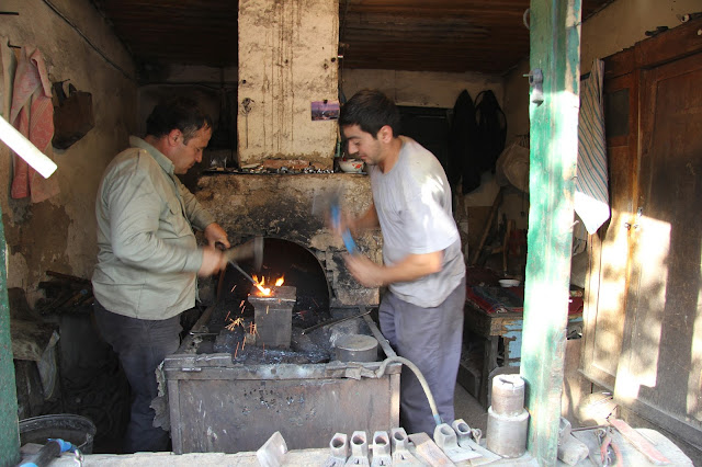 Kirghizistan, Och, bazar Jayma, forgerons, © L. Gigout, 2012