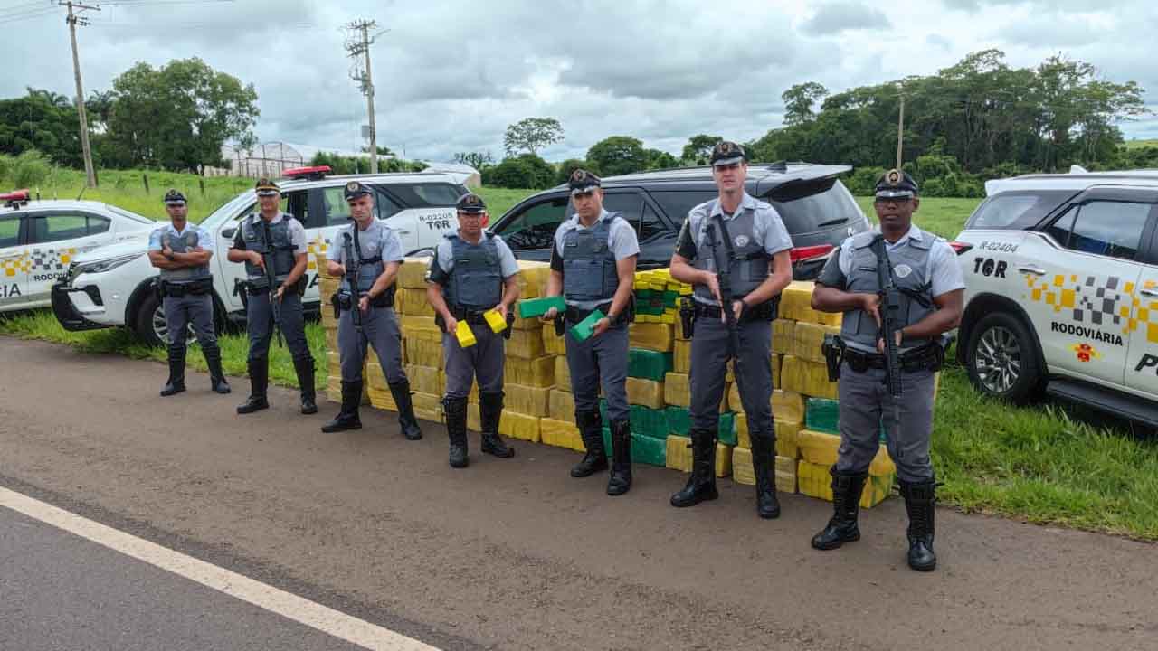 1 tonelada de maconha é apreendida em caminhonete em Birigui