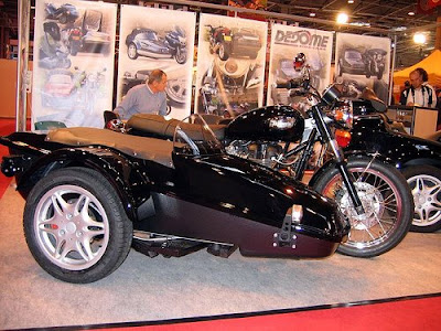 Motorcycle Sidecar Plans on Triumph Motorcycle Equipped With A Sidecar Design And Manufacturing By