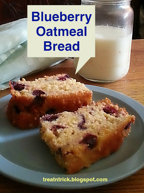 Blueberry Oatmeal Bread Recipe  @ treatntrick.blogspot.com