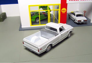 Greenlight NorthWest Fest 1968 C-10 Pickup Truck white toolbox