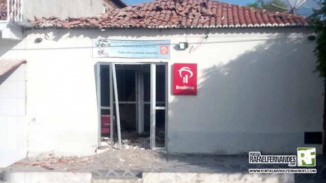 Bandidos explodem Agência do Bradesco em Rafael Fernandes 