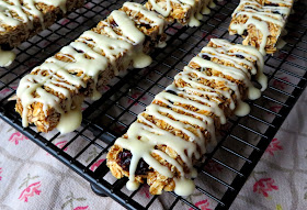 White Chocolate and Cranberry Granola Bars