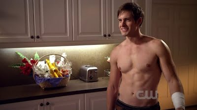Jonathan Patrick Moore Shirtless in L.A. Complex s1e04