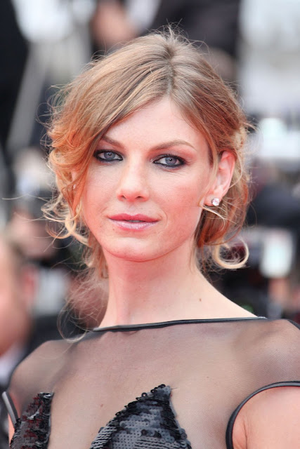 Angela Lindvall In Sexy Black On Red Carpet At 64th Cannes Film Festival Pics