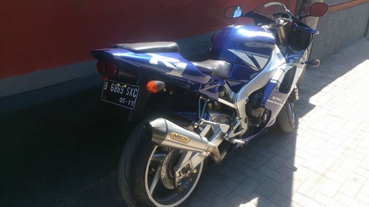 BURSA MOGE  BEKAS  Yamaha  R1  1000cc DIJUAL DENPASAR 