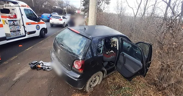 Accident grav în prima zi de Crăciun, pe Calea Unirii din Suceava. Tânără extrasă în stare de inconștiență din mașina izbită într-un stâlp