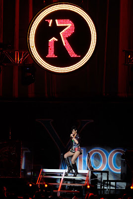 Rihanna showing her boobs at Y100 Jingle Ball in Sunrise,Rihanna showing boobs,boobs of Rihanna,Rihanna boobs show, Rihanna cleavage show, Rihanna boobs photo gallery